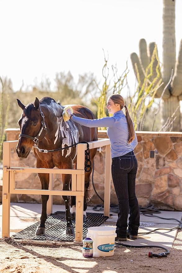 Farnam Vetrolin Wonder Blue Gentle Moisturizing Shampoo for Horses, Livestock and Dogs Blue 32